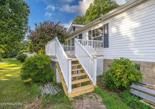 Photo 2 of Manufactured home for sale at 1138 Ridgeview Rd, Maryville, TN 37801 | MLS# 3598080 | Listing updated on 2026-09-23