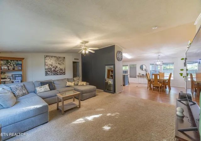 Photo 4 of Manufactured home for sale at 1138 Ridgeview Rd, Maryville, TN 37801 | MLS# 3598080 | Listing updated on 2026-09-23