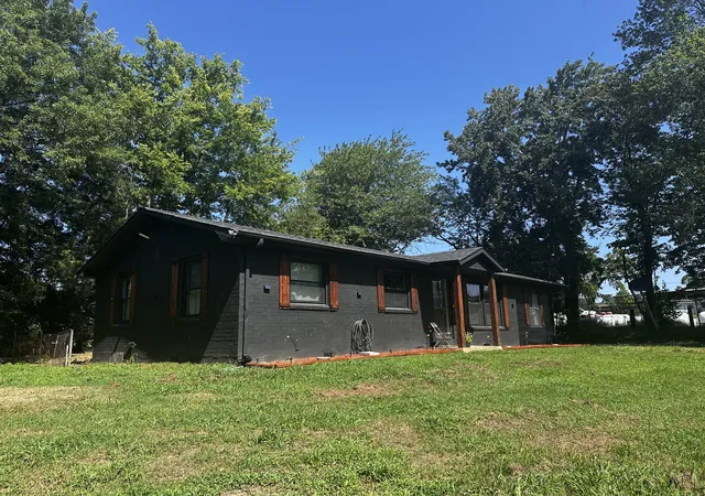 Photo 4 of Single family home for sale at 205 Locust Dr, Erin, TN 37061 | MLS# 3288224 | Listing updated on 2026-09-01