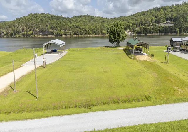 2nd image of 648 River Front Dr, Clifton, TN 38425 | MLS# 3288215