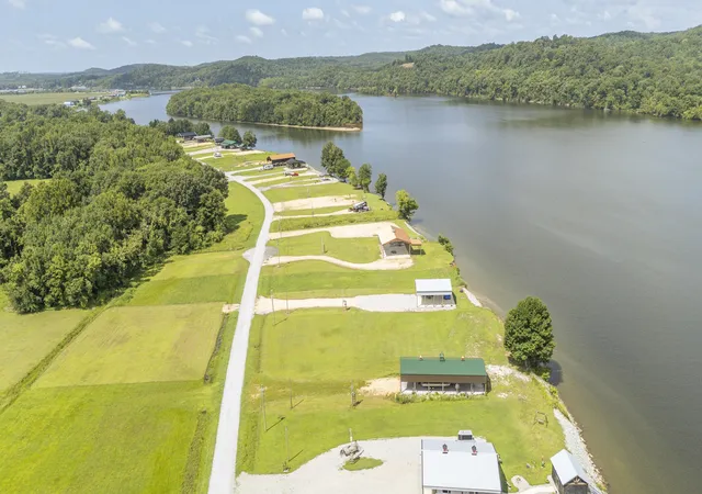 28th image of 648 River Front Dr, Clifton, TN 38425 | MLS# 3288215