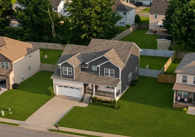 Photo 3 of Single family home for sale at 2362 Danbury Dr, Clarksville, TN 37042 | MLS# 3306117 | Listing updated on 2026-07-30