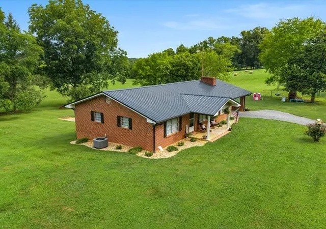 3rd image of 211 County Road 617, Athens, TN 37303 | MLS# 3288250