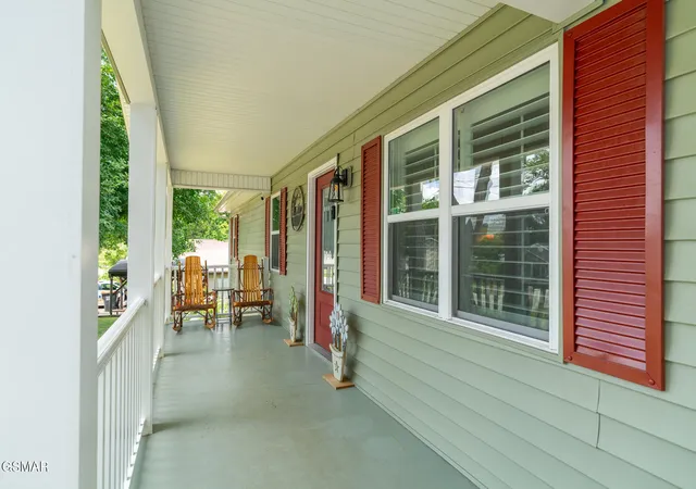 Photo 3 of Single family home for sale at 2360 Pinewood Dr, Maryville, TN 37803 | MLS# 3591725 | Listing updated on 2026-09-23