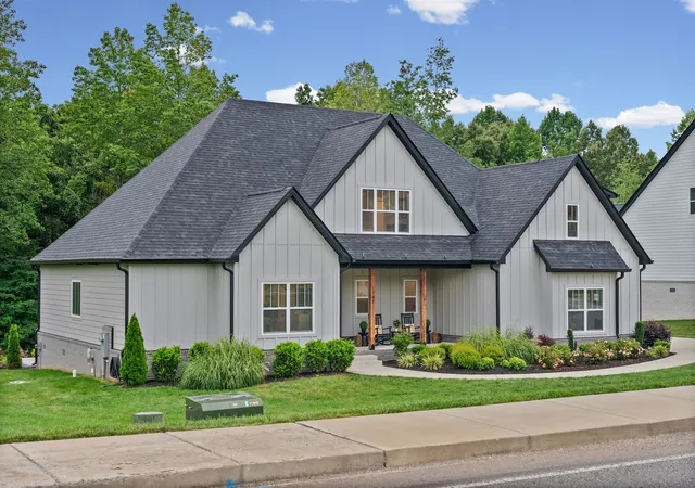 Photo 1 of Single family home for sale at 1765 Powell Rd, Clarksville, TN 37043 | MLS# 3309468 | Listing updated on 2026-10-10
