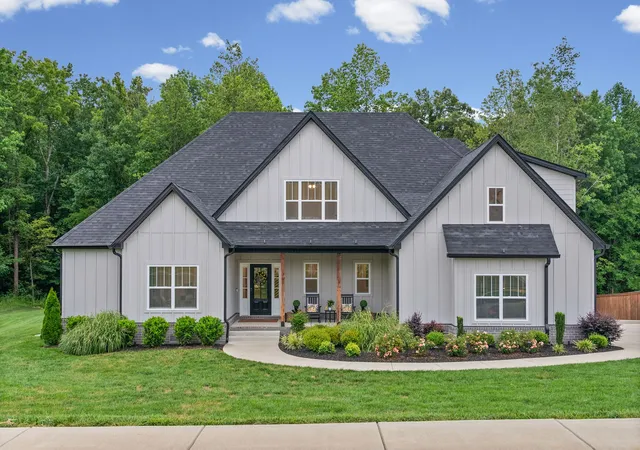 Photo 3 of Single family home for sale at 1765 Powell Rd, Clarksville, TN 37043 | MLS# 3309468 | Listing updated on 2026-10-10