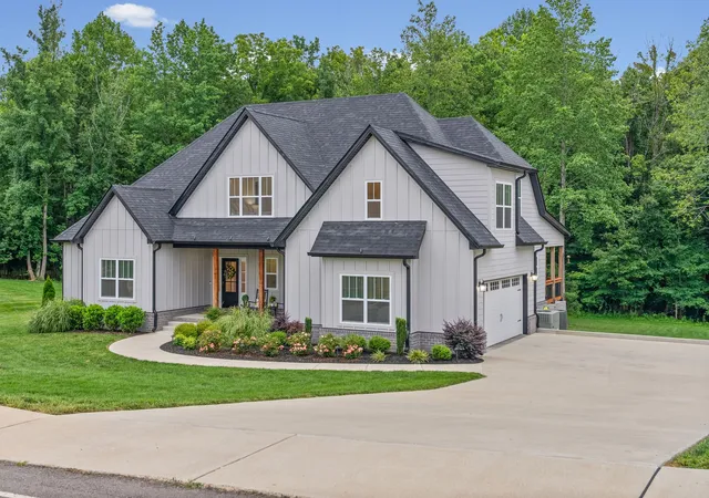 Photo 3 of Single family home for sale at 1765 Powell Rd, Clarksville, TN 37043 | MLS# 3309468 | Listing updated on 2026-10-10