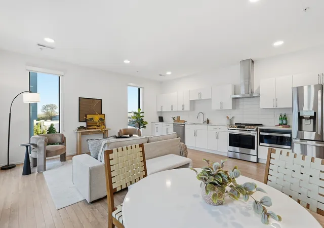 2nd image of 806 Olympic St #200, Nashville, TN 37203 | MLS# 3297819