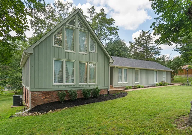 Photo 3 of Single family home for sale at 1058 Greenwood Ct, Gallatin, TN 37066 | MLS# 3299507 | Listing updated on 2026-09-01