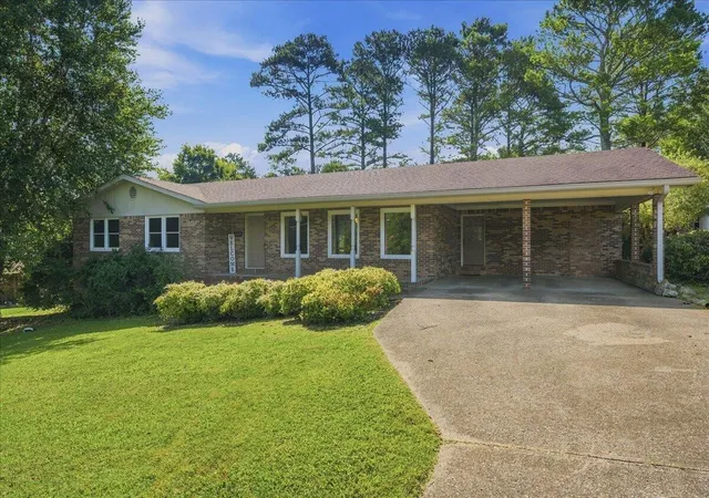Photo 3 of Single family home for sale at 1232 Hall Dr, Bridgeport, AL 35740 | MLS# 3288361 | Listing updated on 2026-10-13