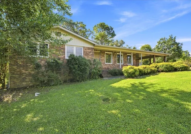 Photo 4 of Single family home for sale at 1232 Hall Dr, Bridgeport, AL 35740 | MLS# 3288361 | Listing updated on 2026-10-15