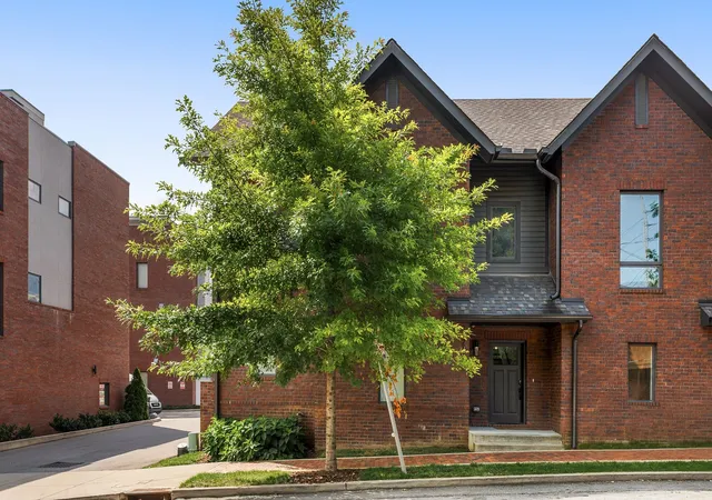 Photo 3 of Single family home for sale at 215 Taylor St, Nashville, TN 37208 | MLS# 3297803 | Listing updated on 2026-07-27