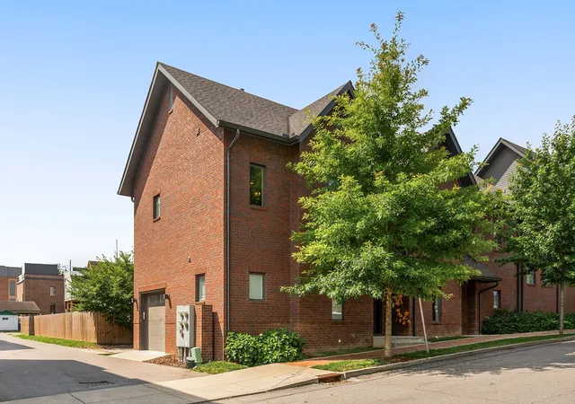 Photo 3 of Single family home for sale at 215 Taylor St, Nashville, TN 37208 | MLS# 3297803 | Listing updated on 2026-07-27