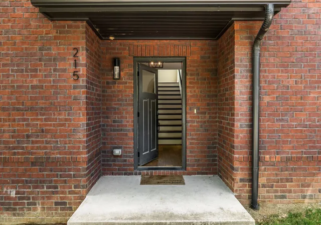 Photo 4 of Single family home for sale at 215 Taylor St, Nashville, TN 37208 | MLS# 3297803 | Listing updated on 2026-07-27