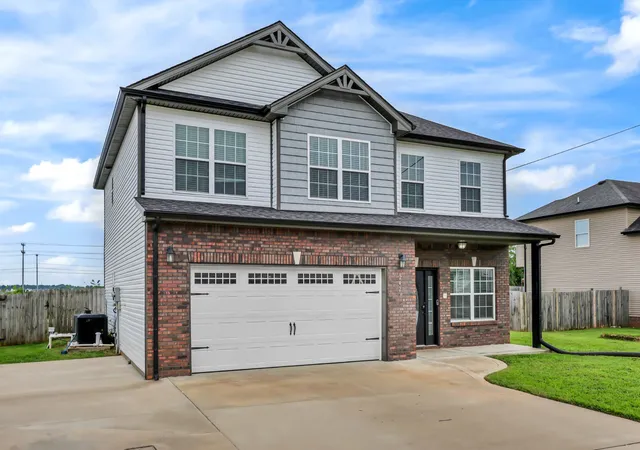 Photo 2 of Single family home for sale at 2428 Andersonville Dr, Clarksville, TN 37042 | MLS# 3309464 | Listing updated on 2026-09-02