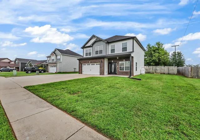Photo 4 of Single family home for sale at 2428 Andersonville Dr, Clarksville, TN 37042 | MLS# 3309464 | Listing updated on 2026-09-02