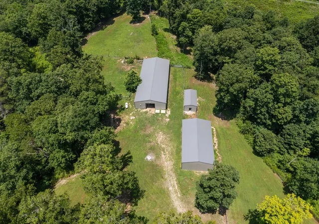 Photo 3 of House for sale at 1370 Leatherwood Rd, White Bluff, TN 37187 | MLS# 3288395 | Listing updated on 2026-09-22