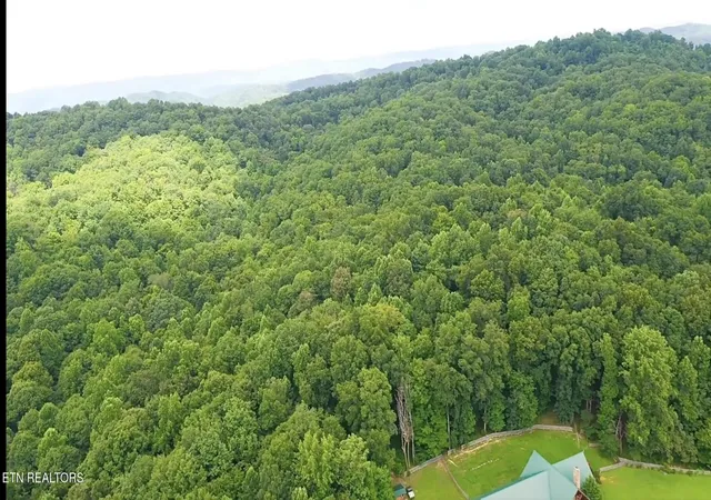 Photo 3 of Single family home for sale at 2624 Clinch Valley Rd, Thorn Hill, TN 37881 | MLS# 3306008 | Listing updated on 2026-08-20