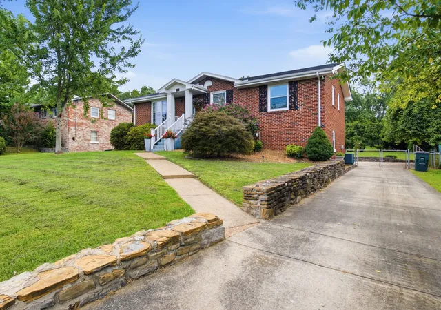 3rd image of 300 Weldon Dr, Hermitage, TN 37076 | MLS# 3297934