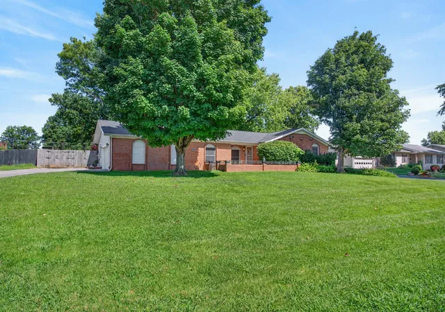 1st image of 1117 Black Oak Ln, Hopkinsville, KY 42240 | MLS# 3288478