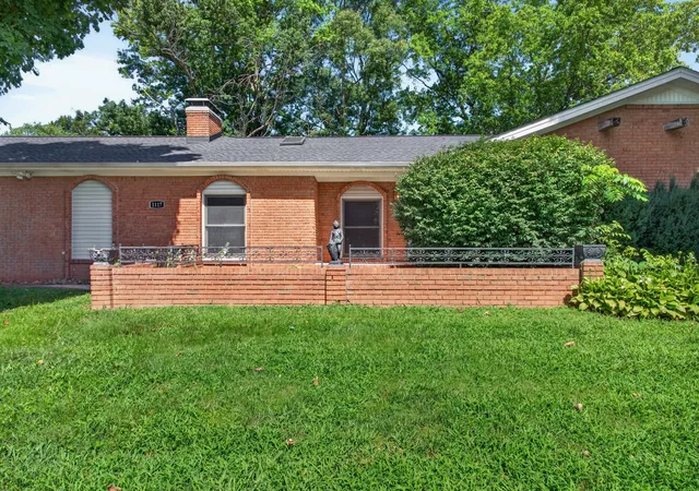 Photo 1 of Single family home for sale at 1117 Black Oak Ln, Hopkinsville, KY 42240 | MLS# 3288478 | Listing updated on 2026-09-14