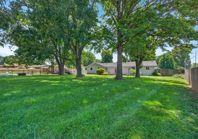 30th image of 1117 Black Oak Ln, Hopkinsville, KY 42240 | MLS# 3288478