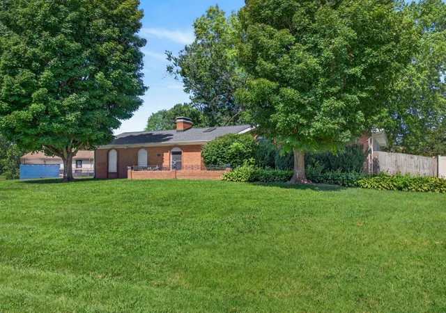 3rd image of 1117 Black Oak Ln, Hopkinsville, KY 42240 | MLS# 3288478