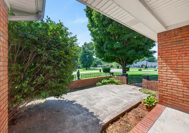 5th image of 1117 Black Oak Ln, Hopkinsville, KY 42240 | MLS# 3288478