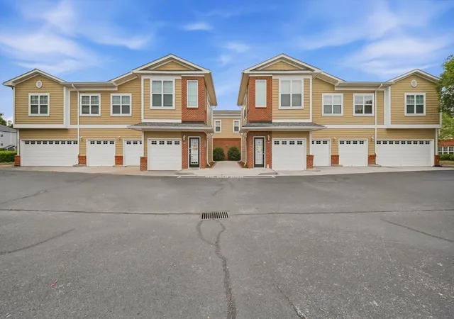Condo for sale at 2203 Regency Ct, Chattanooga, TN 37421 | MLS# 3288411