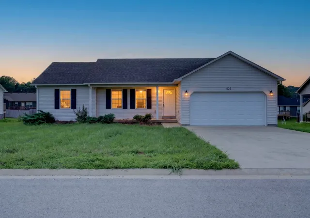 1st image of 521 Labrador Dr, Bowling Green, KY 42101 | MLS# 3318676