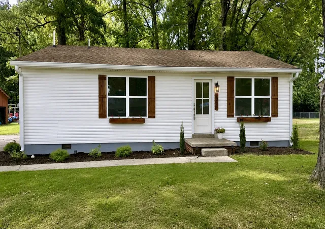 1st image of 205 Tulsa Ave, Tullahoma, TN 37388 | MLS# 3288569