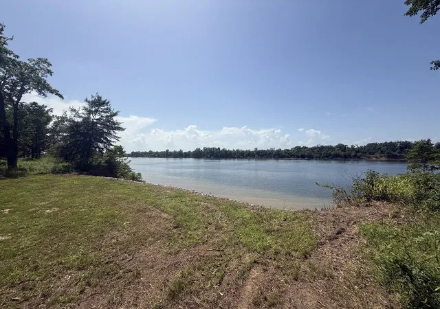 2nd image of 15 Caden Cv, Savannah, TN 38372 | MLS# 3302572