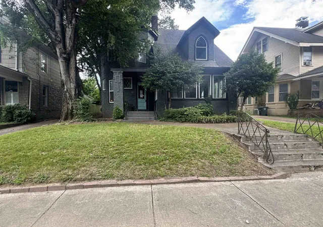Photo 3 of Single family home for sale at 1609 Eastmoreland Ave, Memphis, TN 38104 | MLS# 3288480 | Listing updated on 2026-08-14