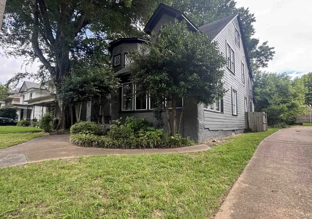Photo 4 of Single family home for sale at 1609 Eastmoreland Ave, Memphis, TN 38104 | MLS# 3288480 | Listing updated on 2026-09-25
