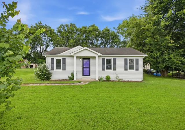 Photo 1 of Single family home for sale at 1615 Williamson Dr, Columbia, TN 38401 | MLS# 3301876 | Listing updated on 2026-07-22