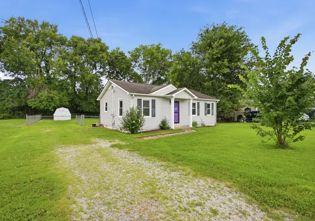 Photo 2 of Single family home for sale at 1615 Williamson Dr, Columbia, TN 38401 | MLS# 3301876 | Listing updated on 2026-07-22