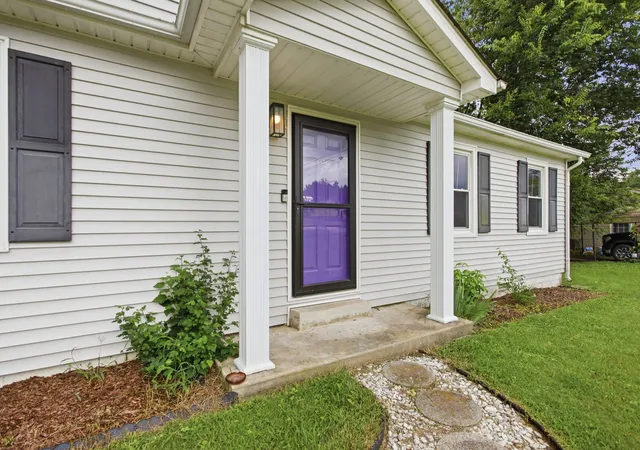 Photo 3 of Single family home for sale at 1615 Williamson Dr, Columbia, TN 38401 | MLS# 3301876 | Listing updated on 2026-07-22