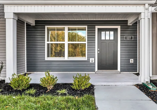 Photo 3 of Townhouse for sale at 127 Quarry Point Dr #C127, Clarksville, TN 37043 | MLS# 3288576 | Listing updated on 2026-08-20