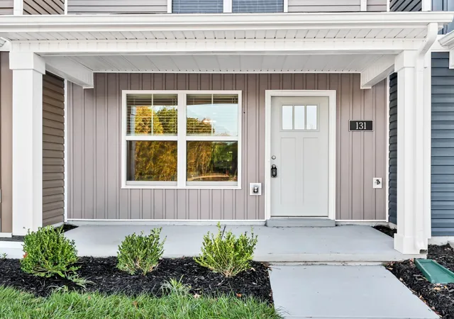 Photo 3 of Townhouse for sale at 131 Quarry Point Dr #C131, Clarksville, TN 37043 | MLS# 3288578 | Listing updated on 2026-08-20