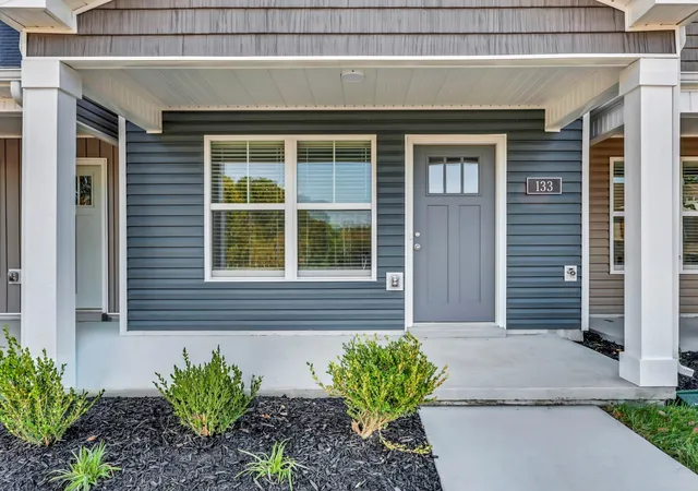 Photo 3 of Townhouse for sale at 133 Quarry Point Dr #C133, Clarksville, TN 37043 | MLS# 3288579 | Listing updated on 2026-08-20