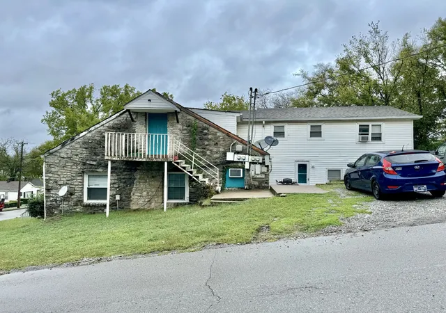 2nd image of 300 37th Ave N, Nashville, TN 37209 | MLS# 3288626