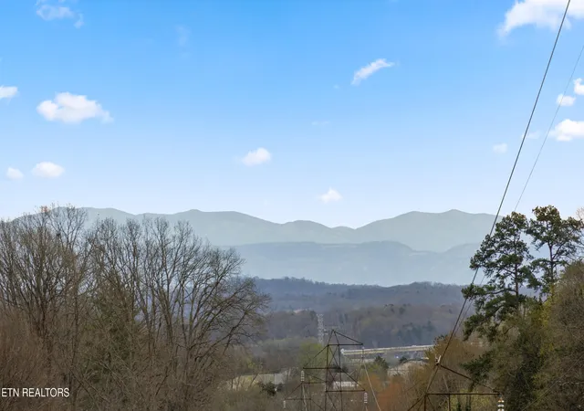 3rd image of 498 Sugar Maple Tr, Lenoir City, TN 37771 | MLS# 3320645