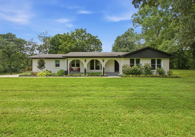 2nd image of 1878 Trace Creek Rd, Hohenwald, TN 38462 | MLS# 3302421