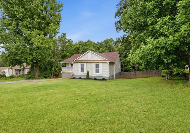 Photo 3 of Single family home for sale at 416 Belinda Pkwy, Mount Juliet, TN 37122 | MLS# 3305072 | Listing updated on 2026-09-01