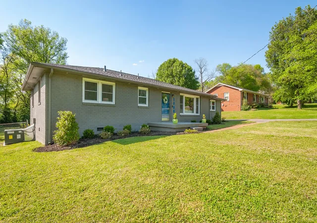 Photo 3 of Single family home for sale at 1905 Demarius Dr, Nashville, TN 37216 | MLS# 3309342 | Listing updated on 2026-08-07