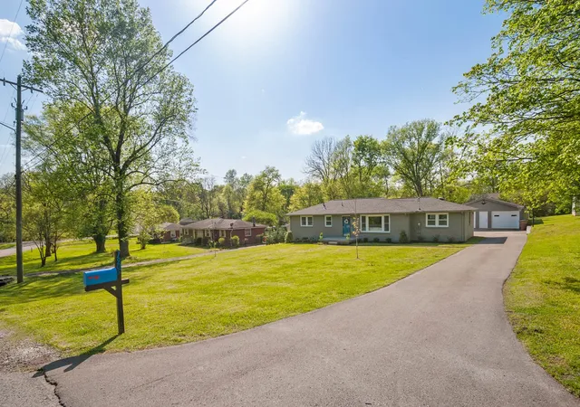 Photo 3 of Single family home for sale at 1905 Demarius Dr, Nashville, TN 37216 | MLS# 3309342 | Listing updated on 2026-08-07
