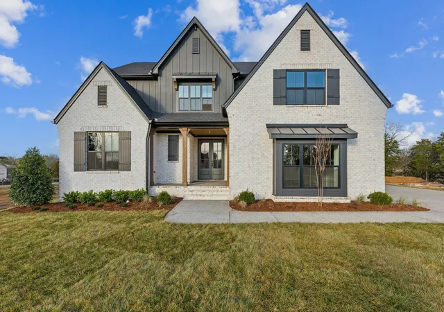 Photo 1 of Single family home for sale at 109b Earline Dr, Hendersonville, TN 37075 | MLS# 3294987 | Listing updated on 2026-09-03