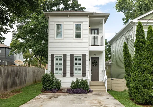 Photo 1 of Single family home for sale at 1707 Northview Ave, Nashville, TN 37216 | MLS# 3302010 | Listing updated on 2026-08-07