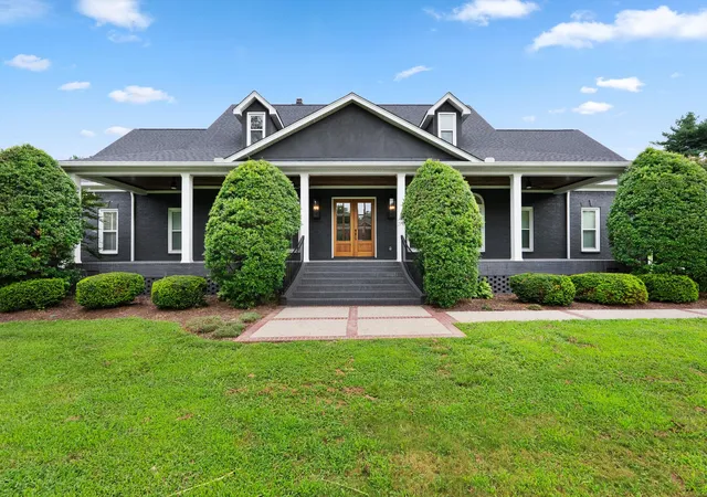Photo 1 of Single family home for sale at 2245 Oakleaf Dr, Franklin, TN 37064 | MLS# 3303924 | Listing updated on 2026-10-22