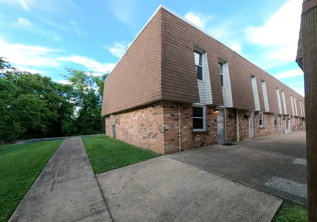 Photo 1 of Townhouse for sale at 370 Wallace Rd #C9, Nashville, TN 37211 | MLS# 3298152 | Listing updated on 2026-08-20